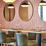Le Hotel