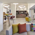 Le Hotel
