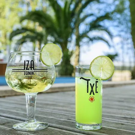 Le Hotel Bayona