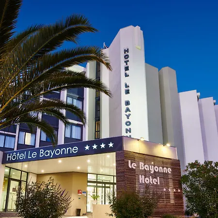 Le Hotel Bayona