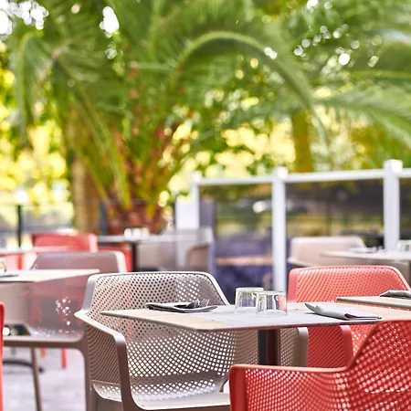 Le Hotel 4*