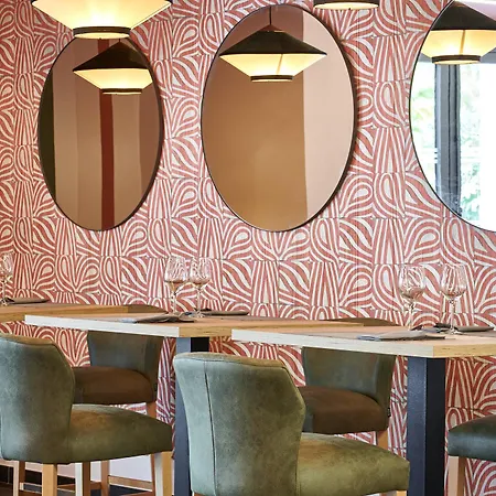 Le Hotel