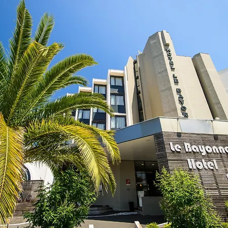 Le Hotel