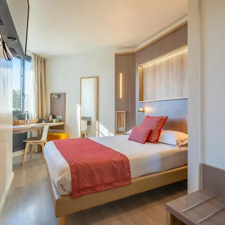 Le Hotel 4*
