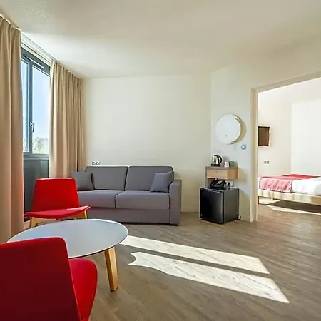Le 4*