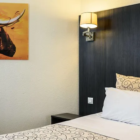 Le Hotel 4*