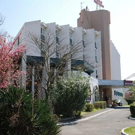 Le Hotel
