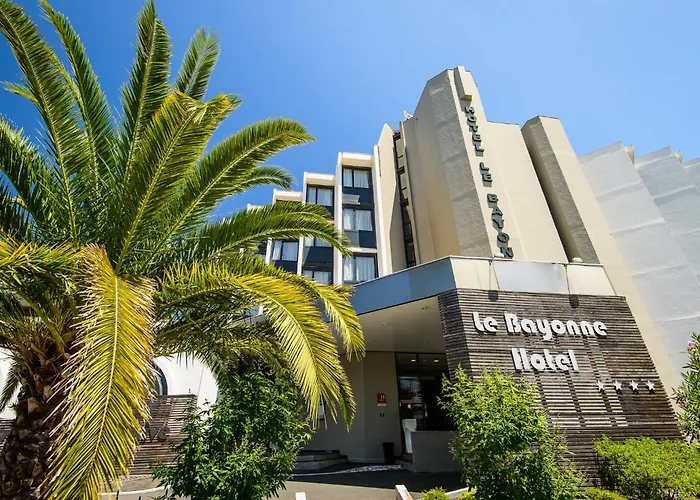 Le Hotel