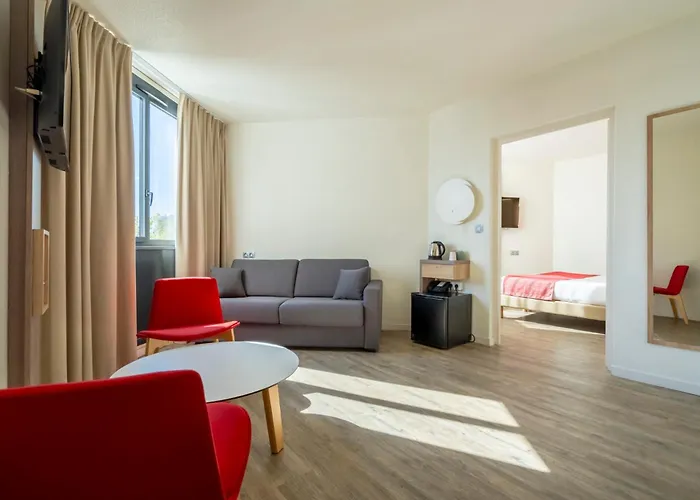 Le Hotel