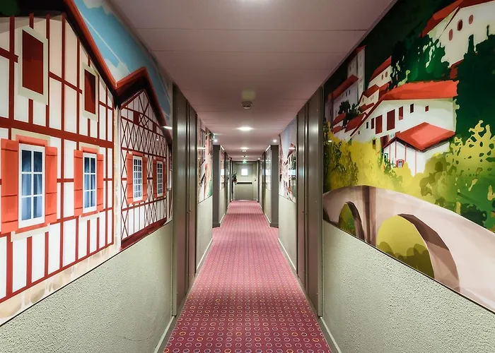 Le Hotel